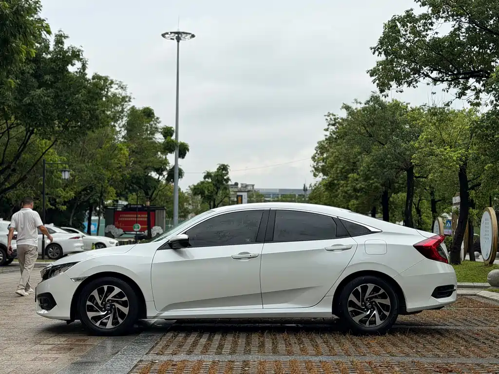 Civic 220 TURBO Manual Luxury
