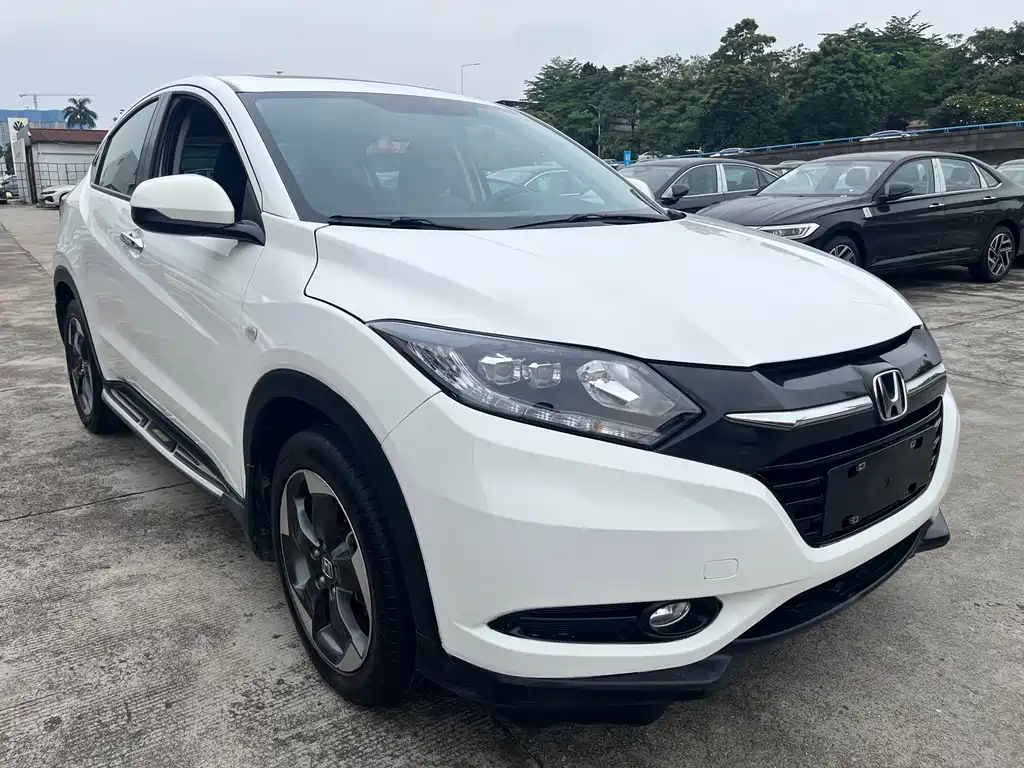 Vezel 1.8 L CVT 2 WD Pioneer