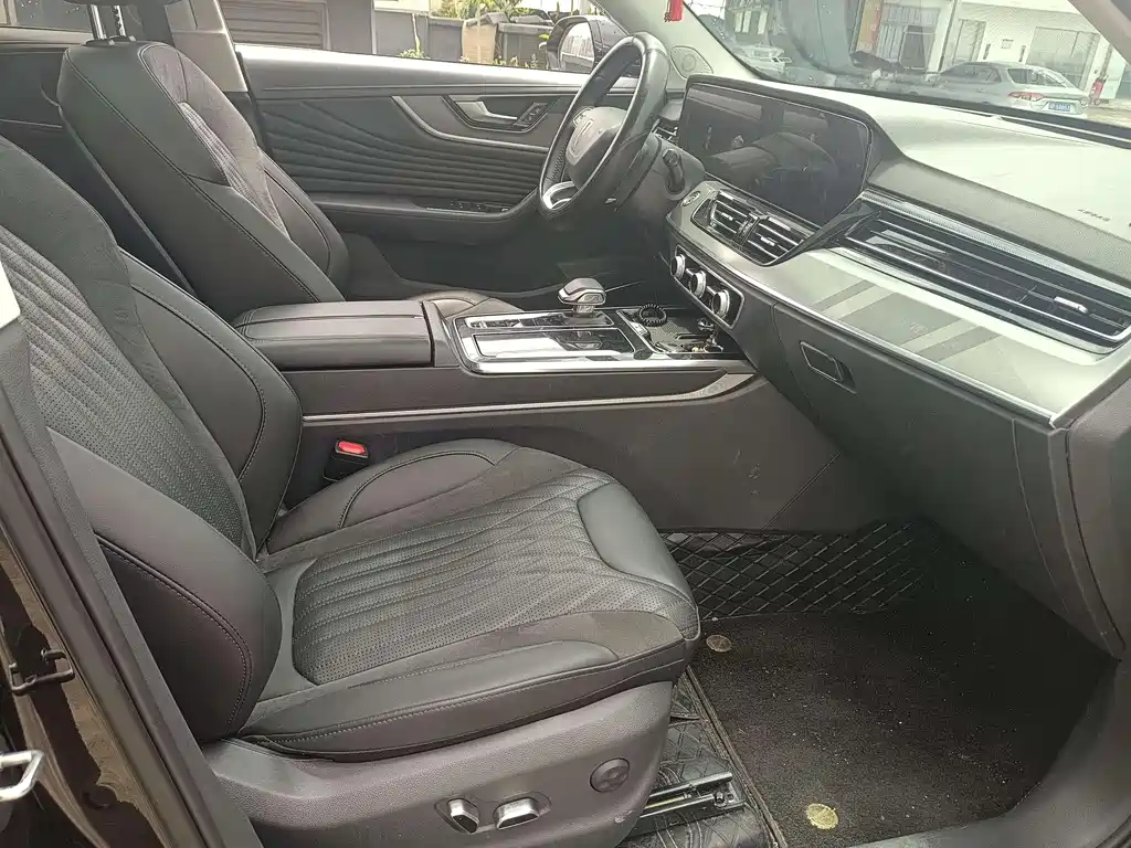 Hongqi HS5 2.0 T Flagship Enjoyment Pro