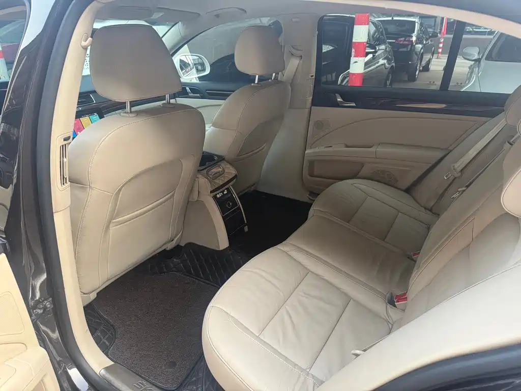 Superb 1.8 TSI Auto Noble