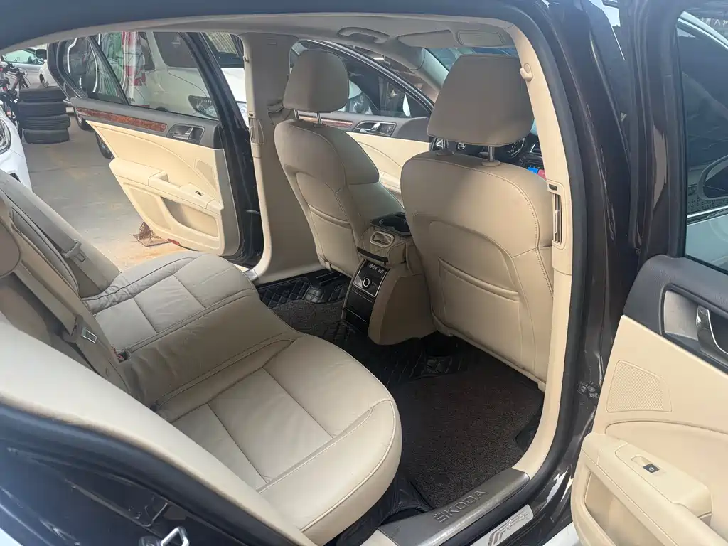 Superb 1.8 TSI Auto Noble