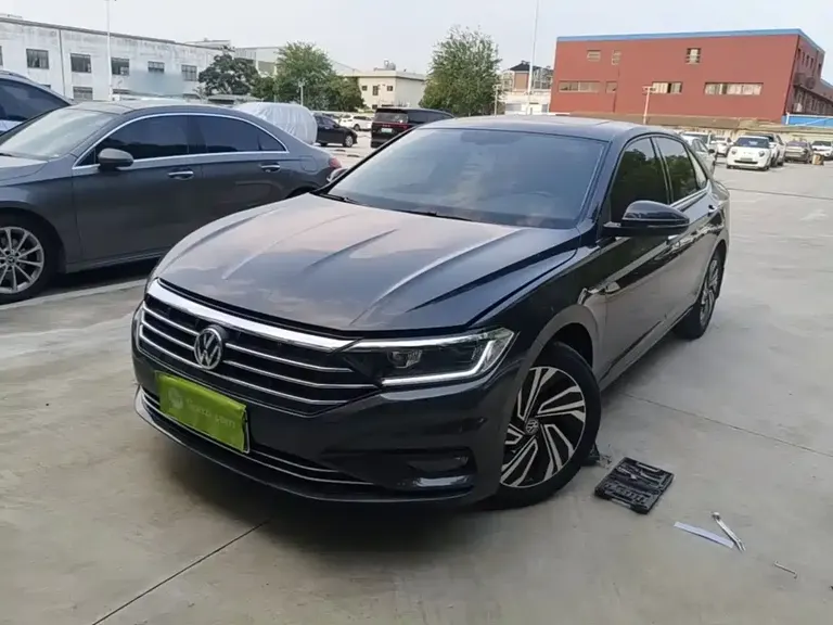 Volkswagen Sagitar 280 TSI DSG Luxury Connected