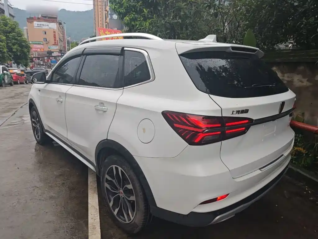 Roewe RX5 20 T 2 WD Auto Internet Smart Enjoyment