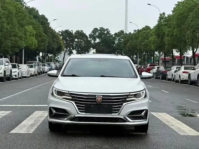 Roewe i6 Classic PLUS 1.6 L CVT 4 G Connected Glory Holographic