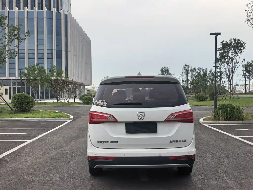 Baojun 730 1.8 L iAMT Premium 7-seat