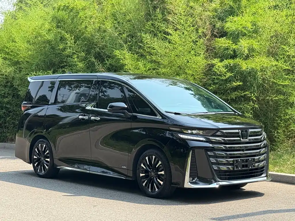 Vellfire Crown Dual Engine 2.5 L Supreme Executive