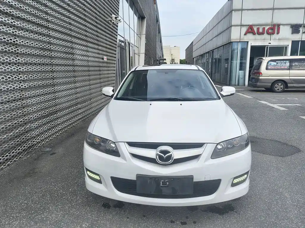 Mazda 6 2.0 L Auto Fashion