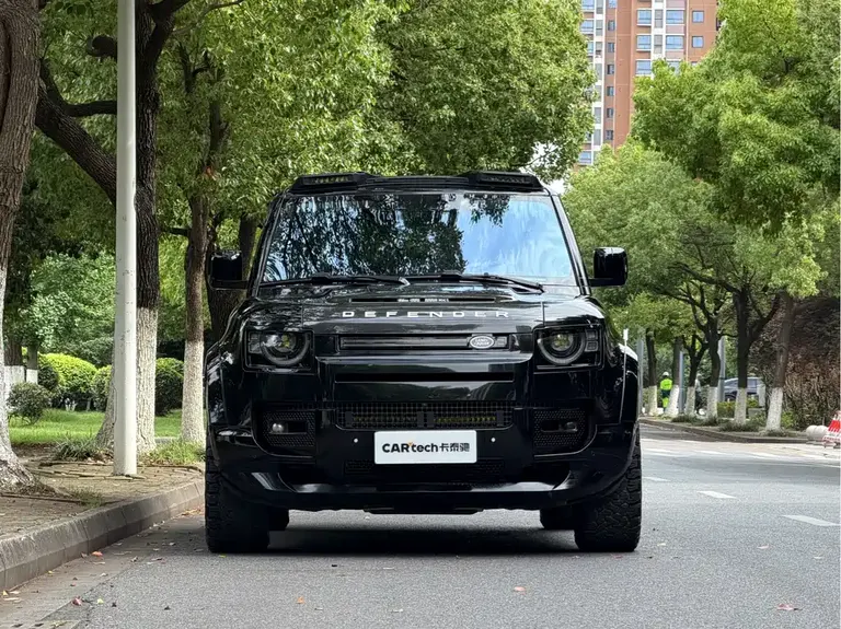 Land Rover Defender 110 3.0 T P400 XS