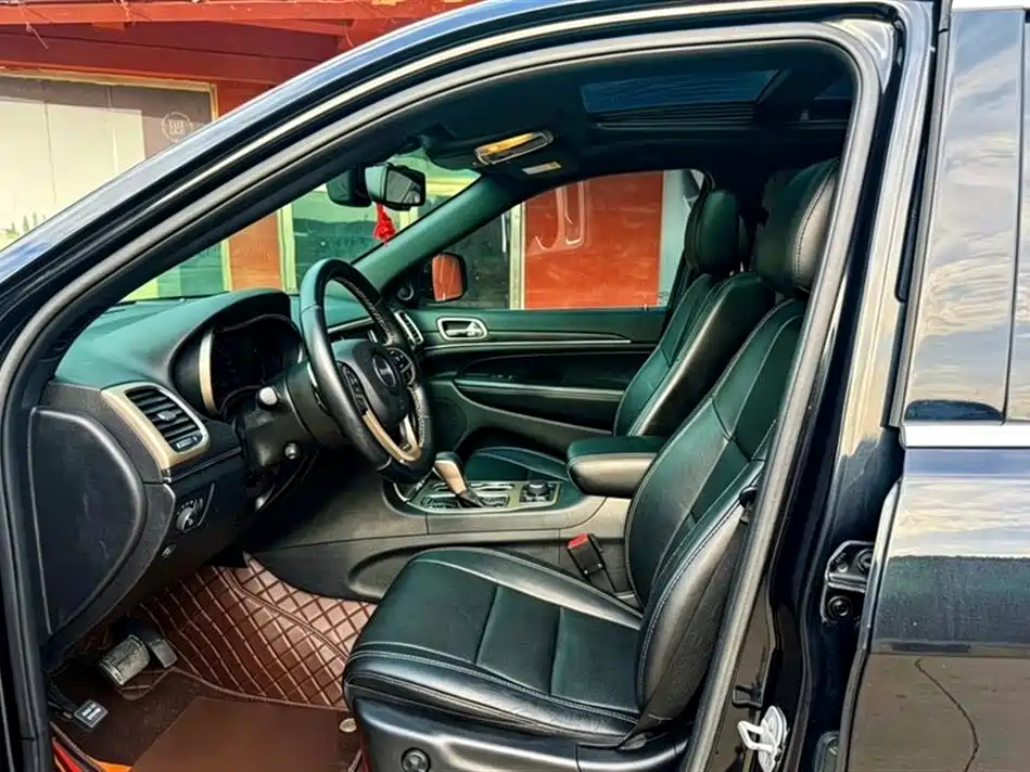 Grand Cherokee (Import) 3.0 L Elite Navigation