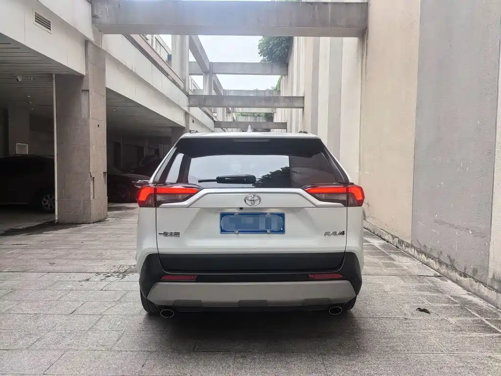 RAV4 2.0 L CVT 2 WD Style Plus
