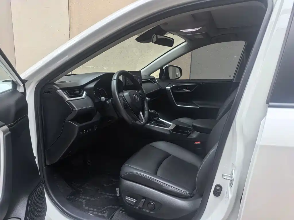 RAV4 2.0 L CVT 2 WD Style Plus