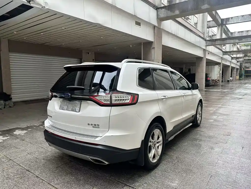 Edge EcoBoost 245 2 WD Grand Sharp 7-seat