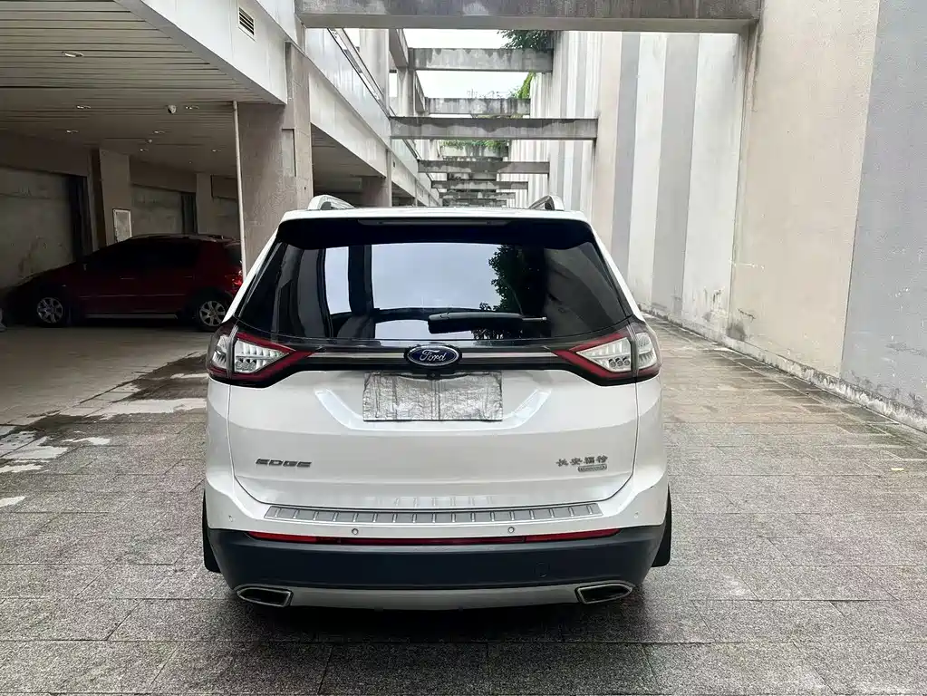 Edge EcoBoost 245 2 WD Grand Sharp 7-seat
