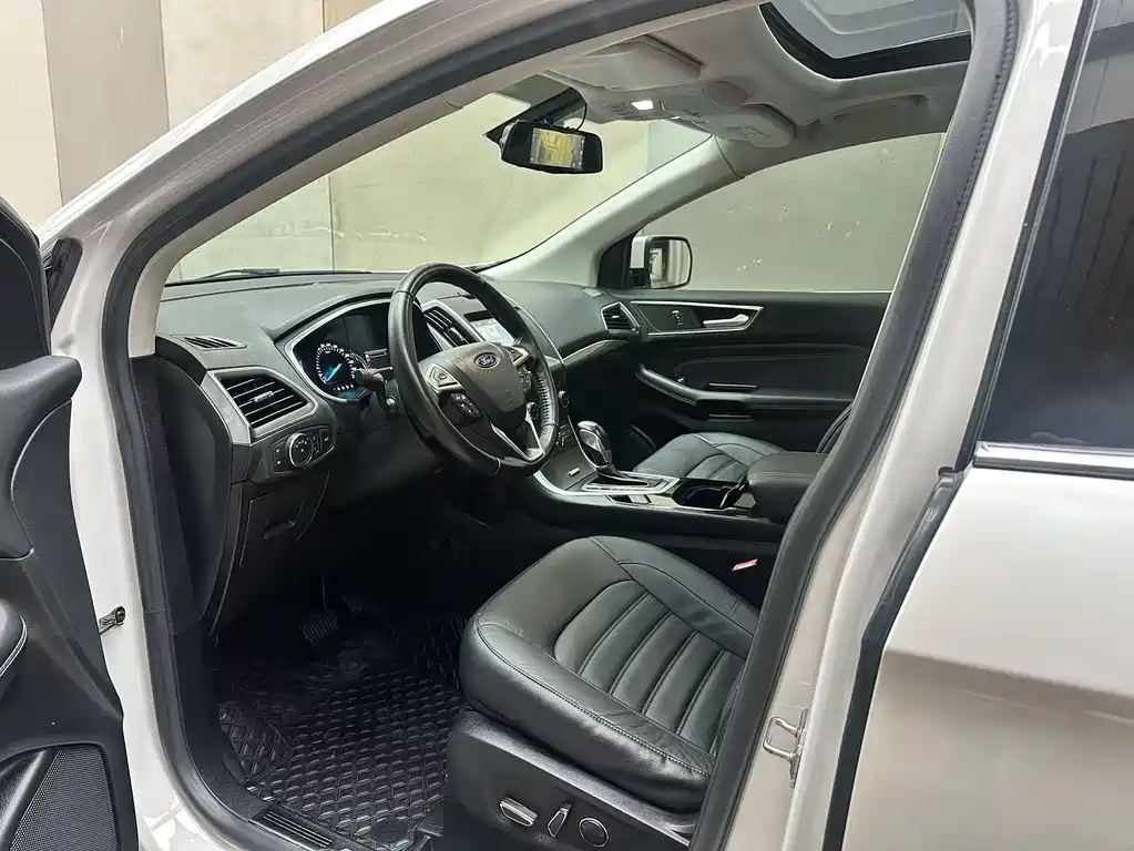 Edge EcoBoost 245 2 WD Grand Sharp 7-seat