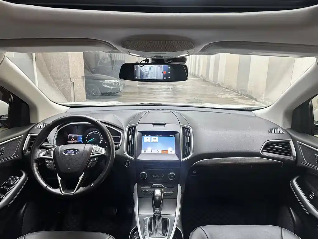 Edge EcoBoost 245 2 WD Grand Sharp 7-seat