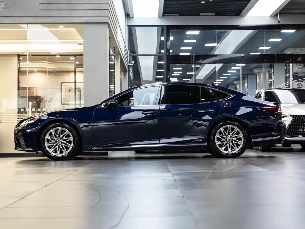Lexus LS 500 h Luxury