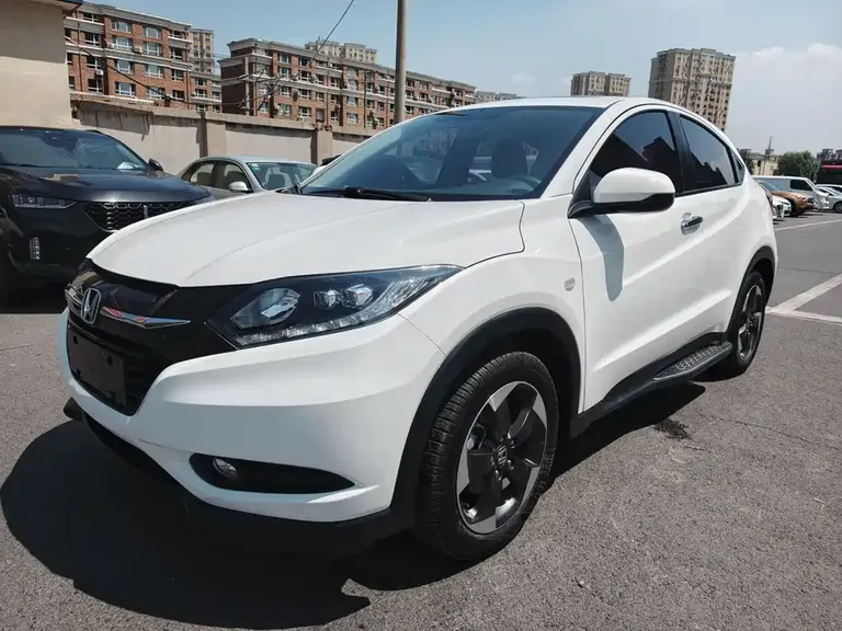 Honda Vezel 1.8 L CVT 2 WD Pioneer