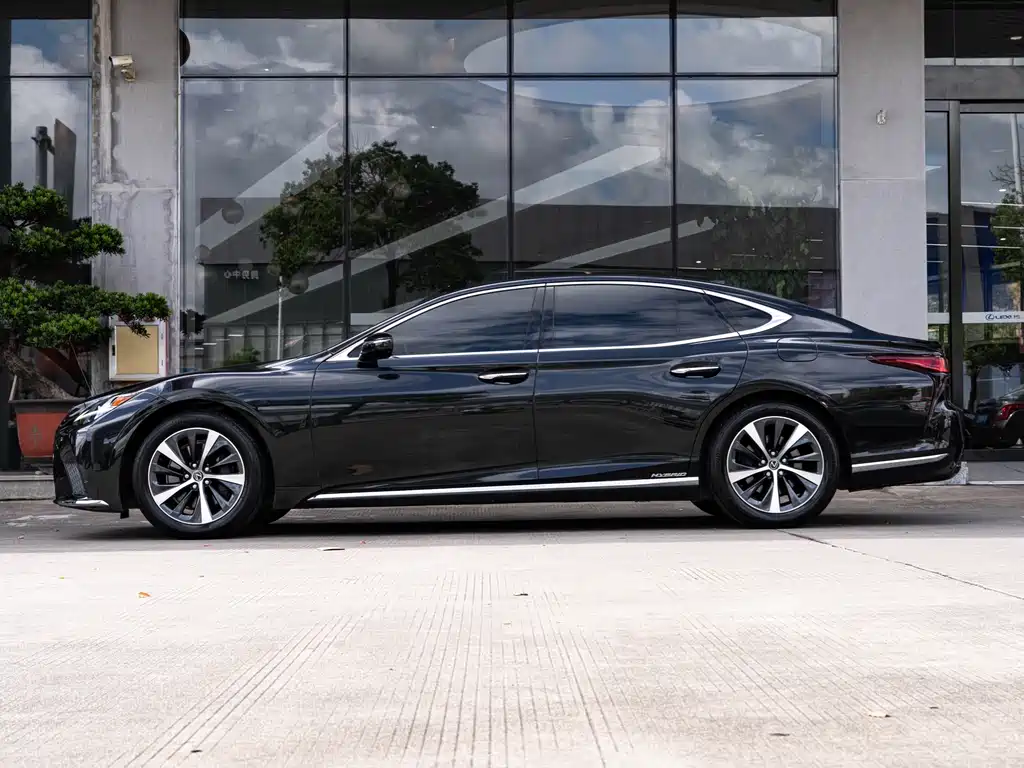 Lexus LS 雷克萨斯LS 2023款 500 h 卓越版