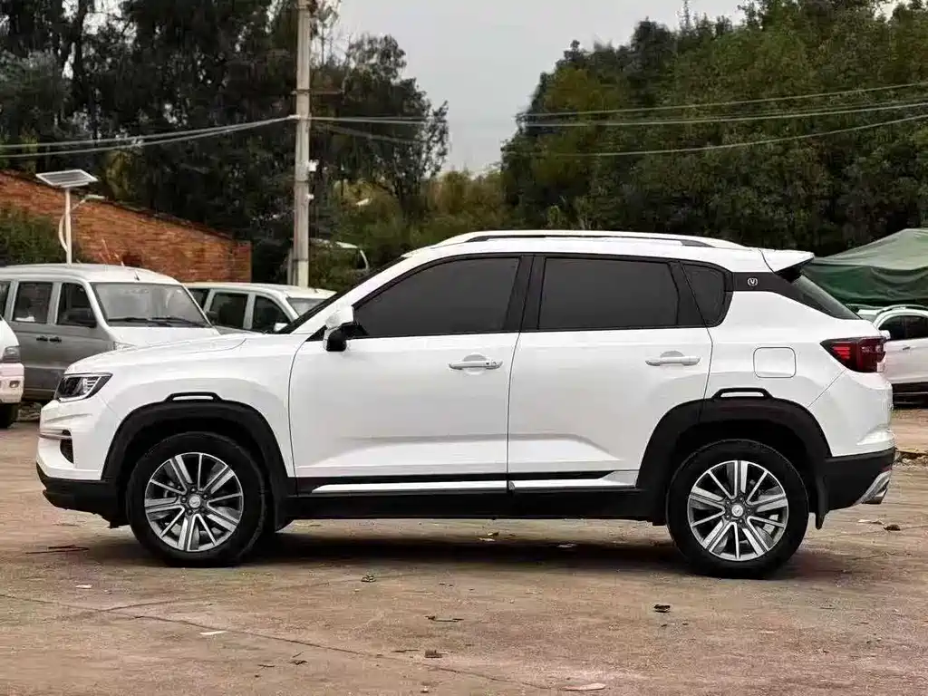 Changan CS35 PLUS 1.4 T DCT Joy Connect Blue Whale