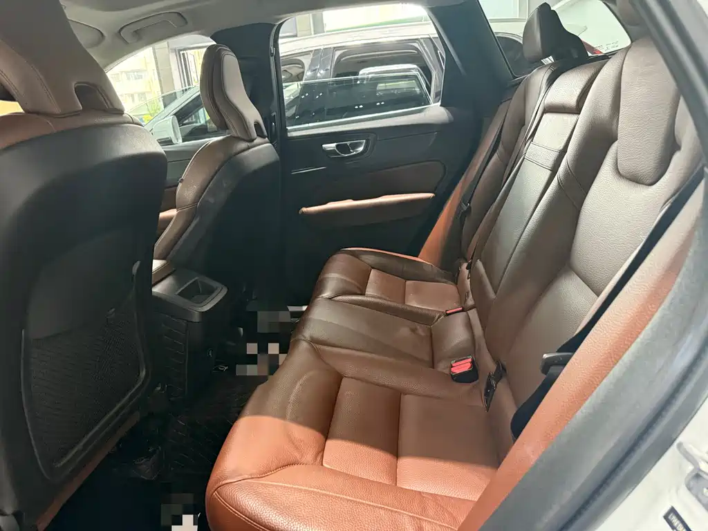 Volvo XC60 T5 4 WD Smart Ease CN-V