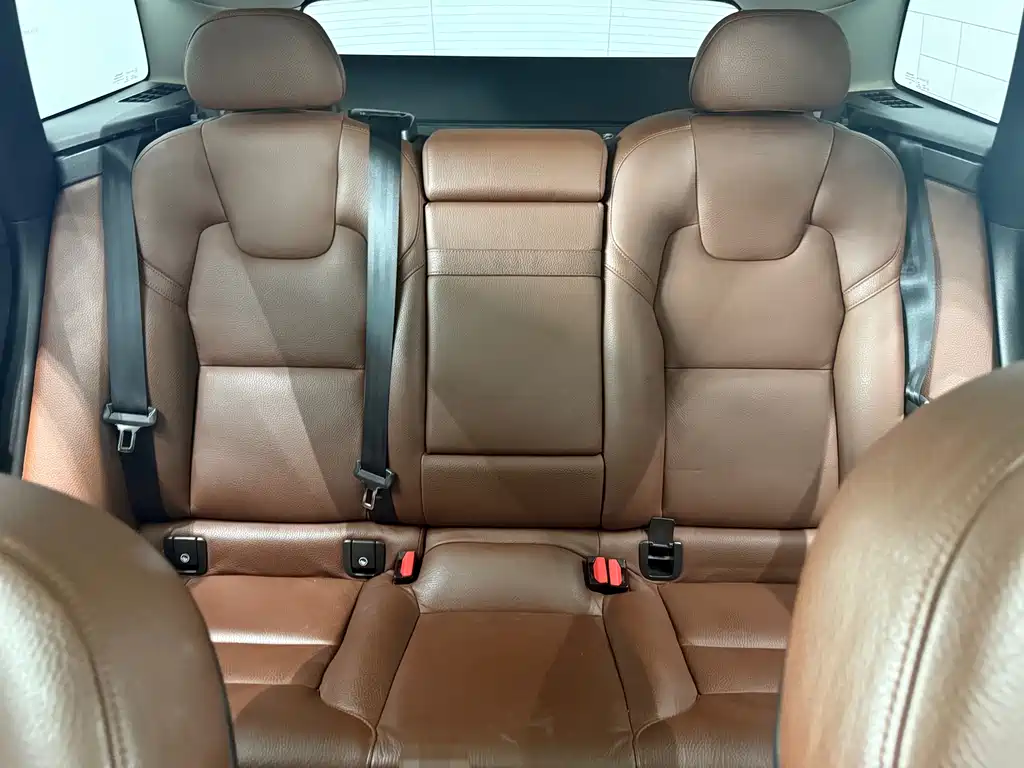 Volvo XC60 T5 4 WD Smart Ease CN-V