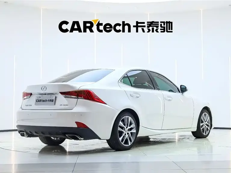 Lexus IS 300 Sharp Style