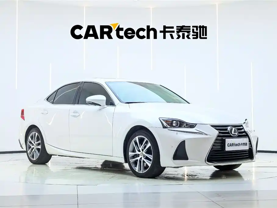 Lexus IS 300 Sharp Style
