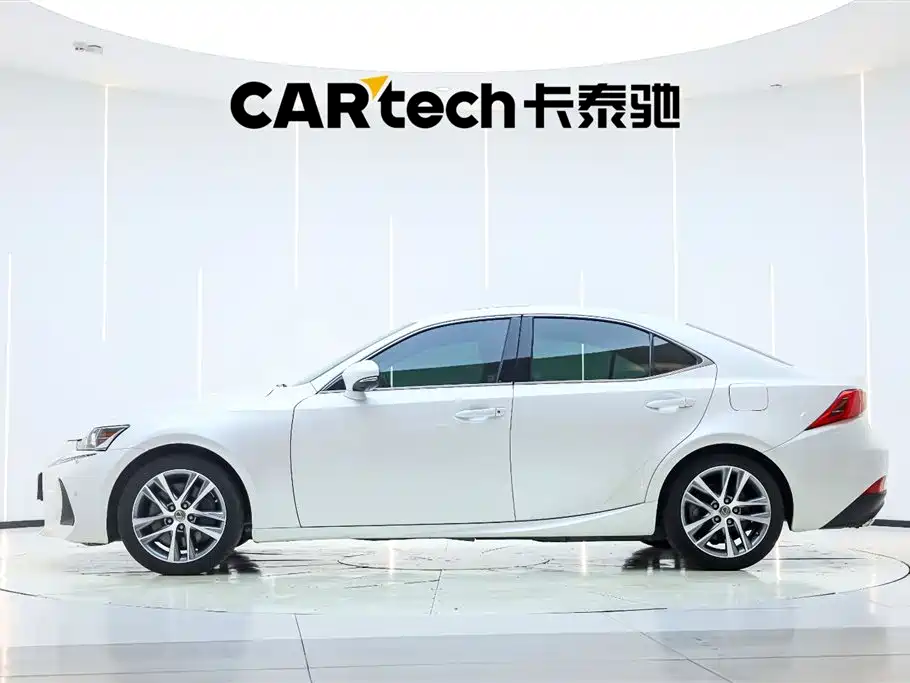 Lexus IS 300 Sharp Style