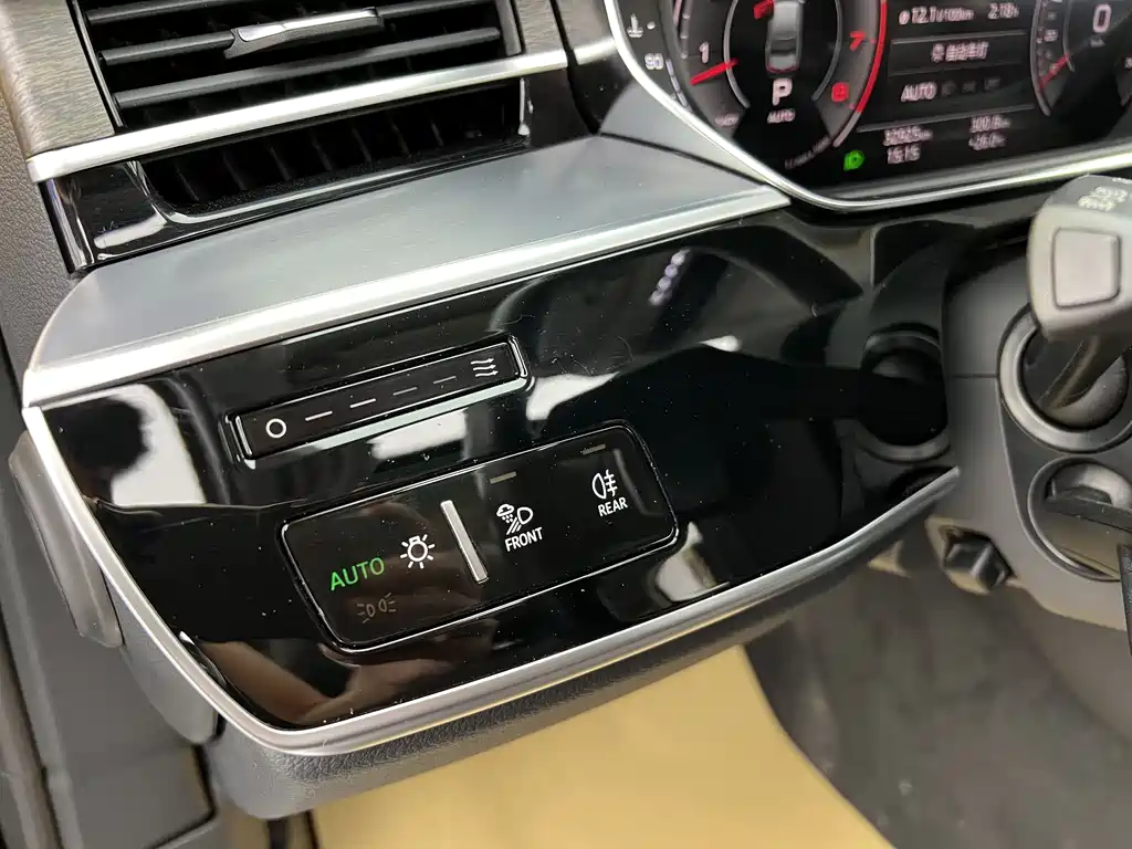 Audi A8 A8 L 55 TFSI quattro Flagship
