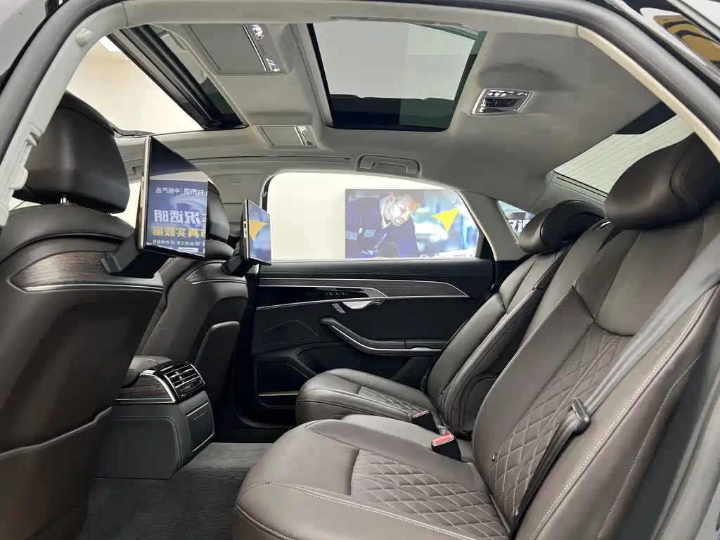 Audi A8 A8 L 55 TFSI quattro Flagship