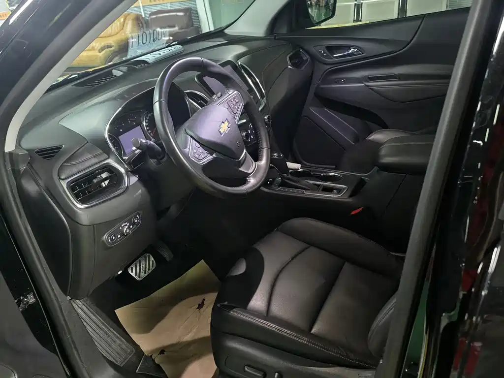 Equinox 探界者 2018款 RS 550 T 自动四驱拓界版