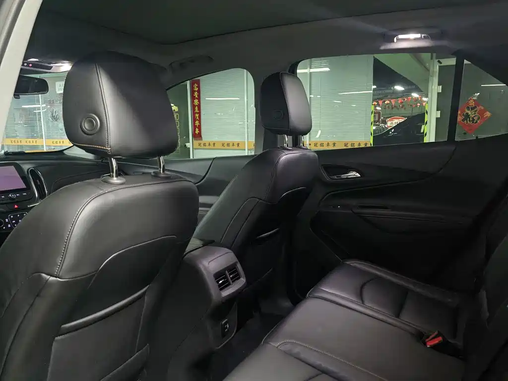Equinox 探界者 2018款 RS 550 T 自动四驱拓界版