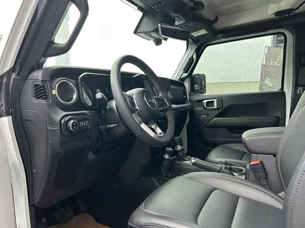 Wrangler 2.0 T Sahara 4-door