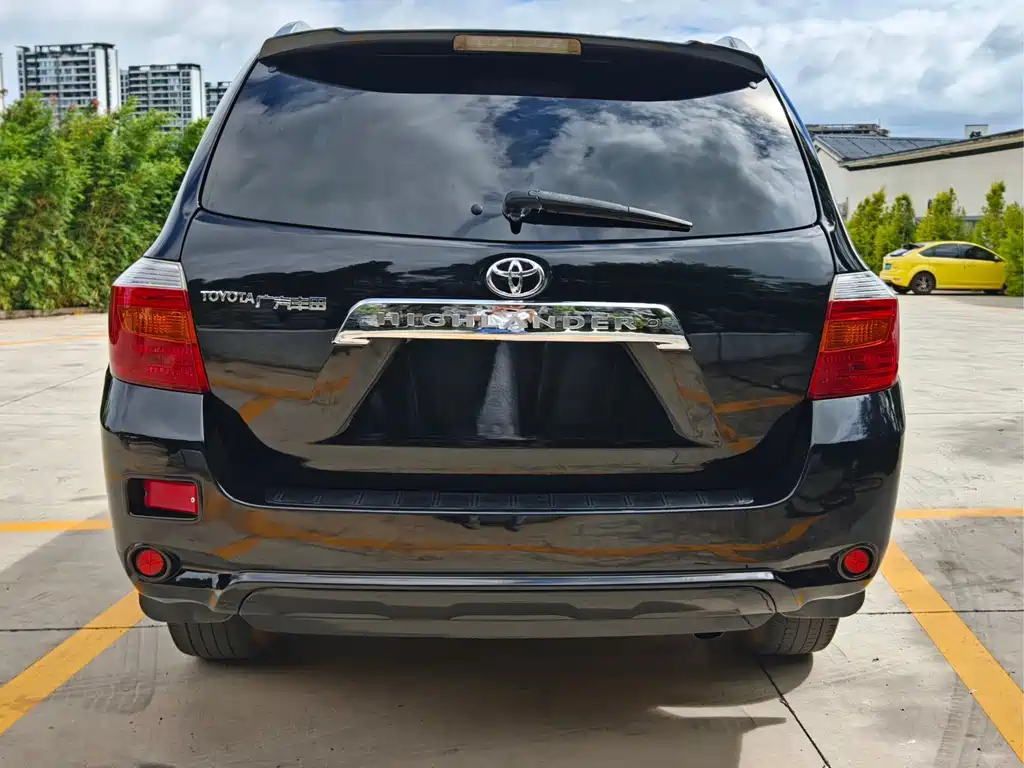 Highlander 2.7 L 2 WD 7-seat Luxury
