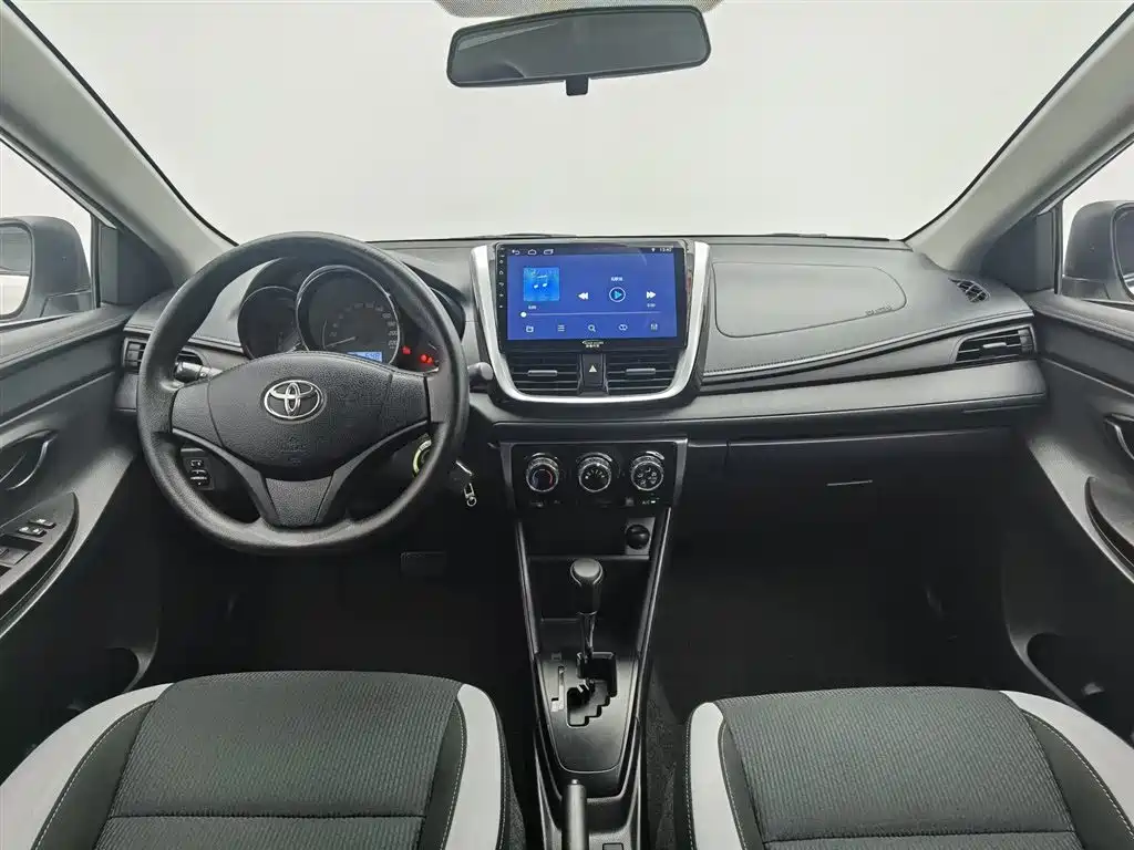 YARiS L Zhixuan 1.5 L CVT Leading