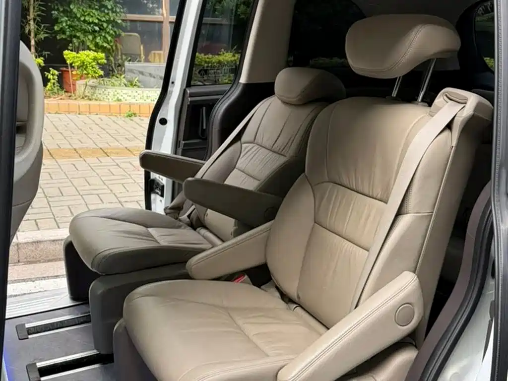 Odyssey Facelift 2.4 L Luxury