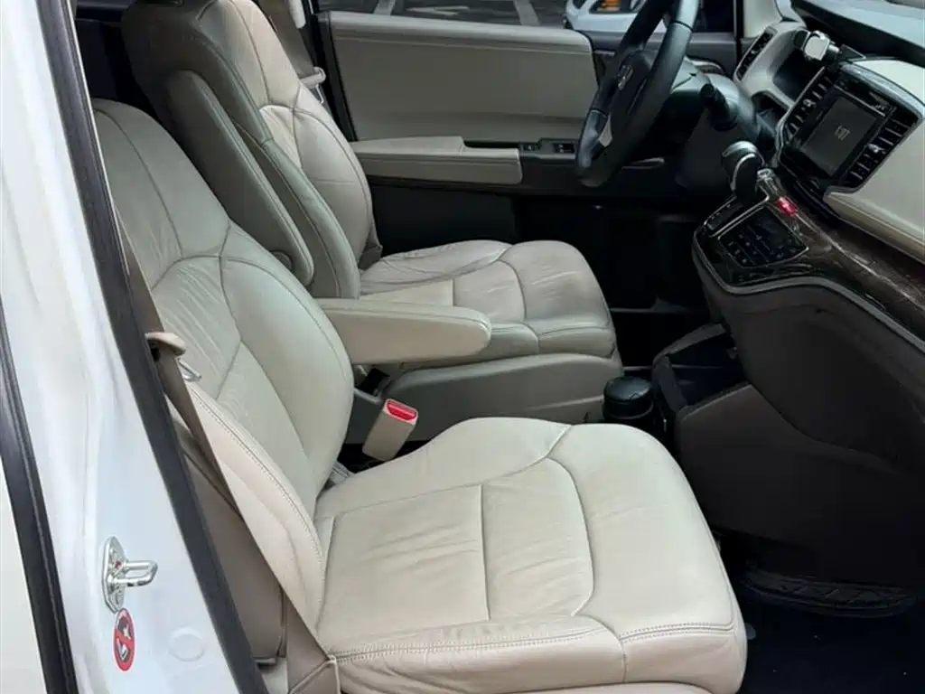 Odyssey Facelift 2.4 L Luxury
