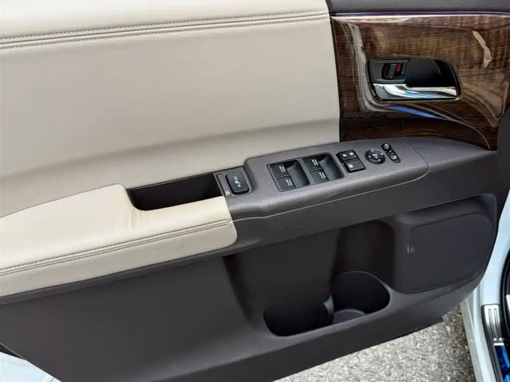 Odyssey Facelift 2.4 L Luxury