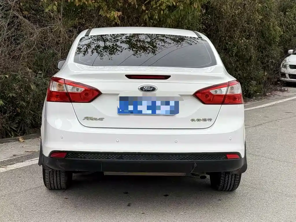 Focus Sedan 1.6 L Auto Comfort