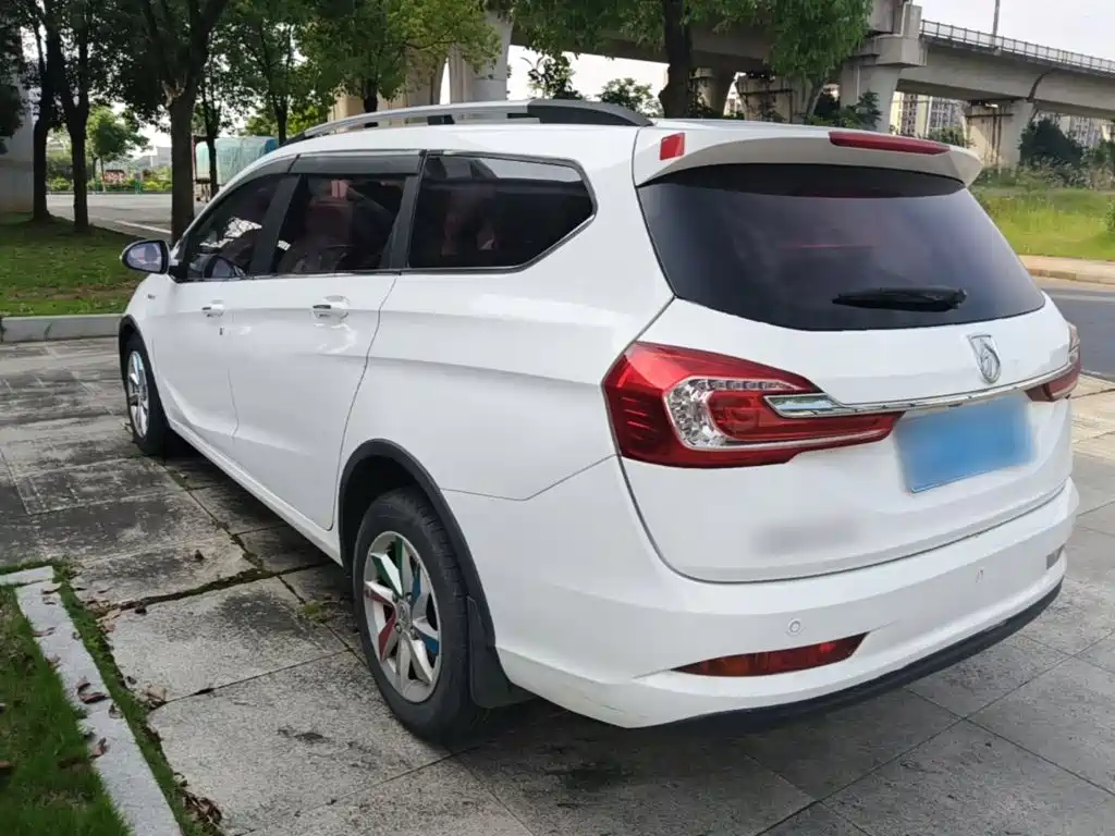 Baojun 310 W 1.5 L Manual Fashion CN-V