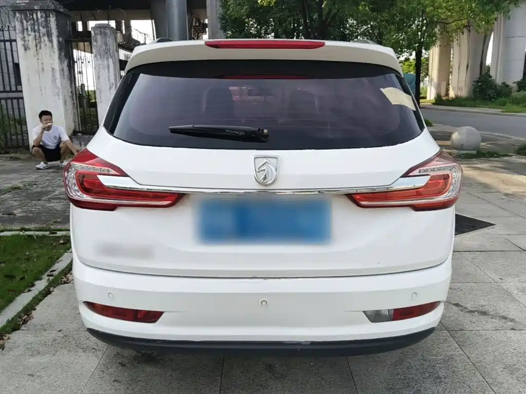 Baojun 310 W 1.5 L Manual Fashion CN-V