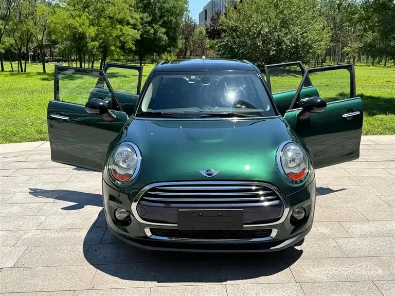 MINI 1.5 T COOPER Ice Blue Limited 5-door