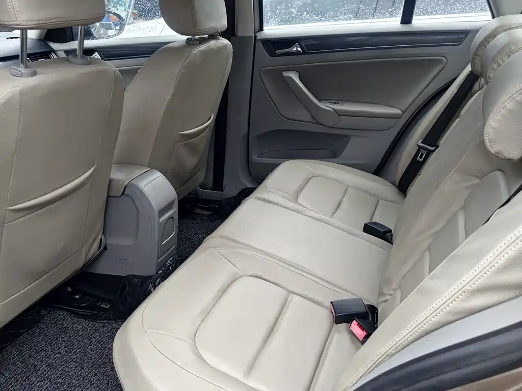 Bora 1.6 L Auto Fashion