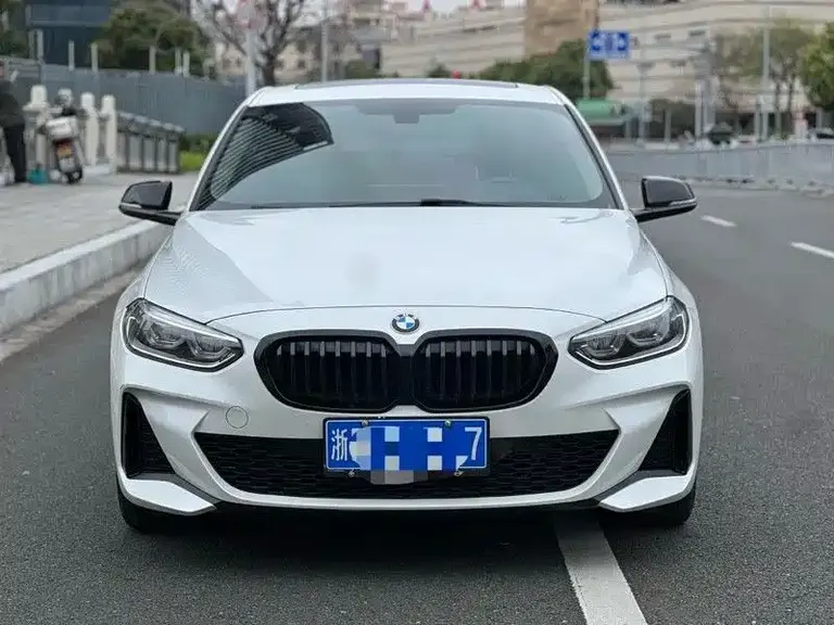 BMW 1 Series Facelift 120 i M Sport Night