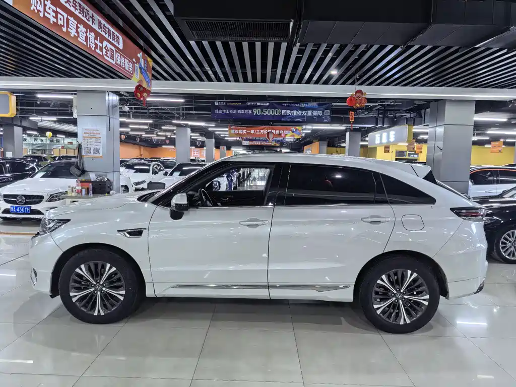 Honda UR-V 370 TURBO 4 WD Premium