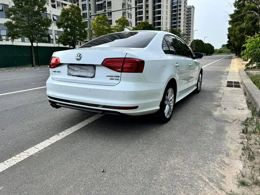 Sagitar 280 TSI DSG Radiant Motion