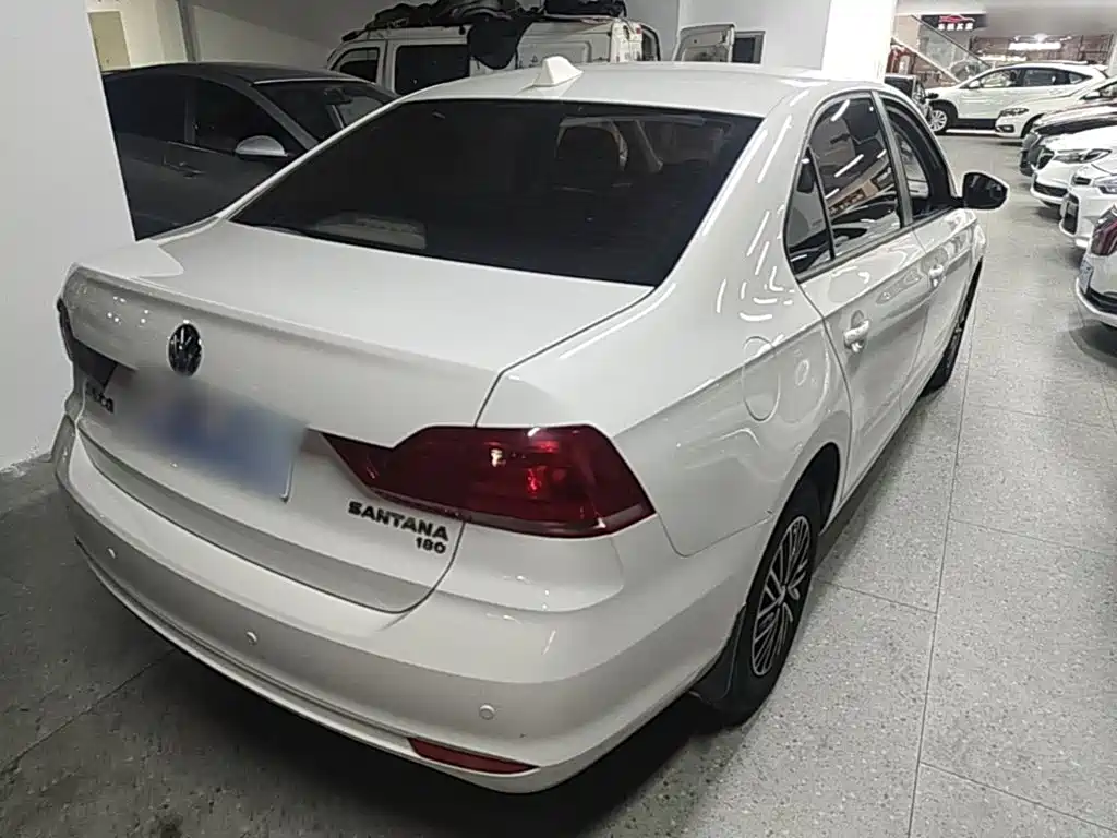 Santana 1.6 L Auto Style