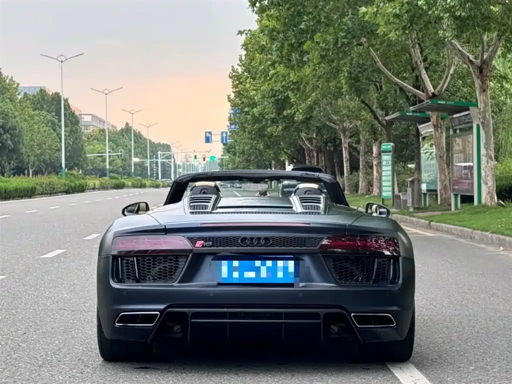 Audi R8 V10 Spyder