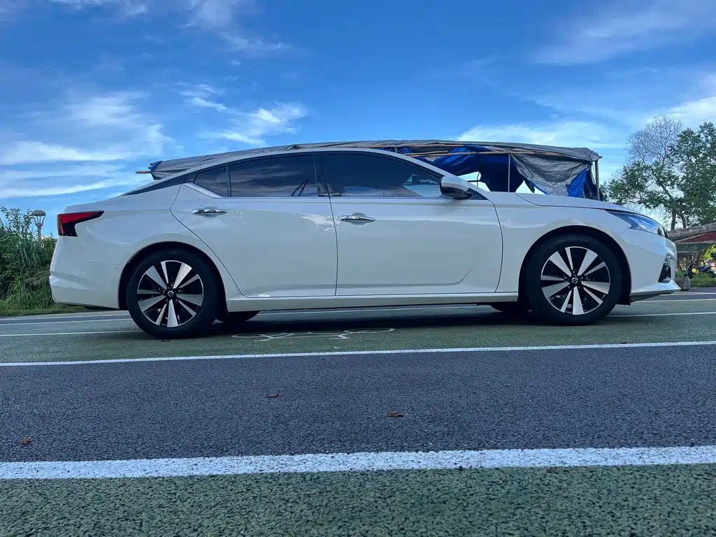 Teana 2.0 L XL Comfort