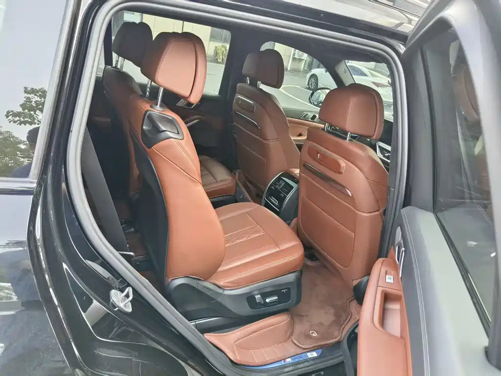 BMW X7 xDrive40 i Premium M Sport Package